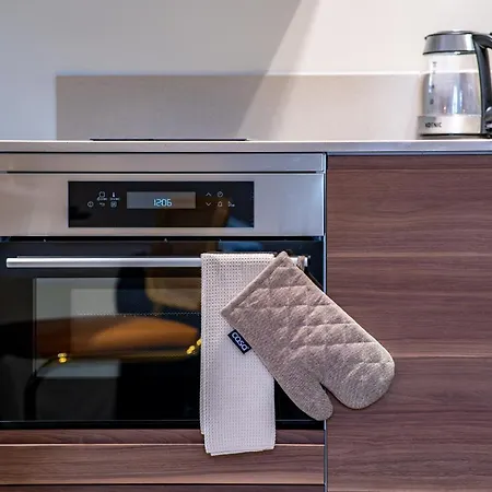 ゲストハウス New Family Penthouse 7min From Rotterdam Station Floor App4