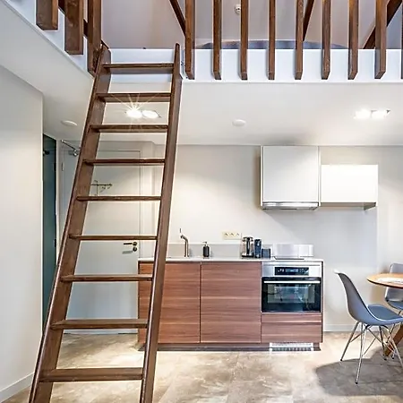 New Family Penthouse 7min From Rotterdam Station Floor App4 Guest house 3*